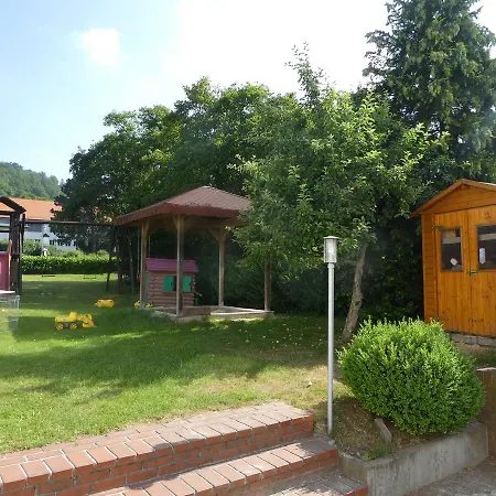 Zur Querenburg 3*