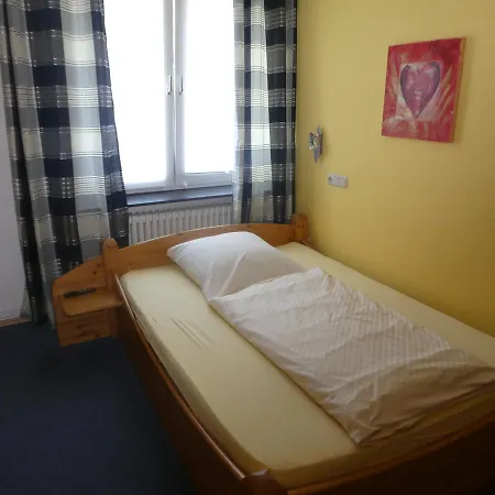 Zur Querenburg 3* Ганн. Мюнден