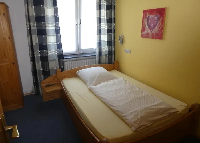 Zur Querenburg 3* Hannoversch Münden